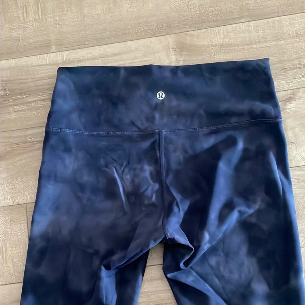 lululemon athletica Blue Wonder Train Leggings - Picture 2 of 2